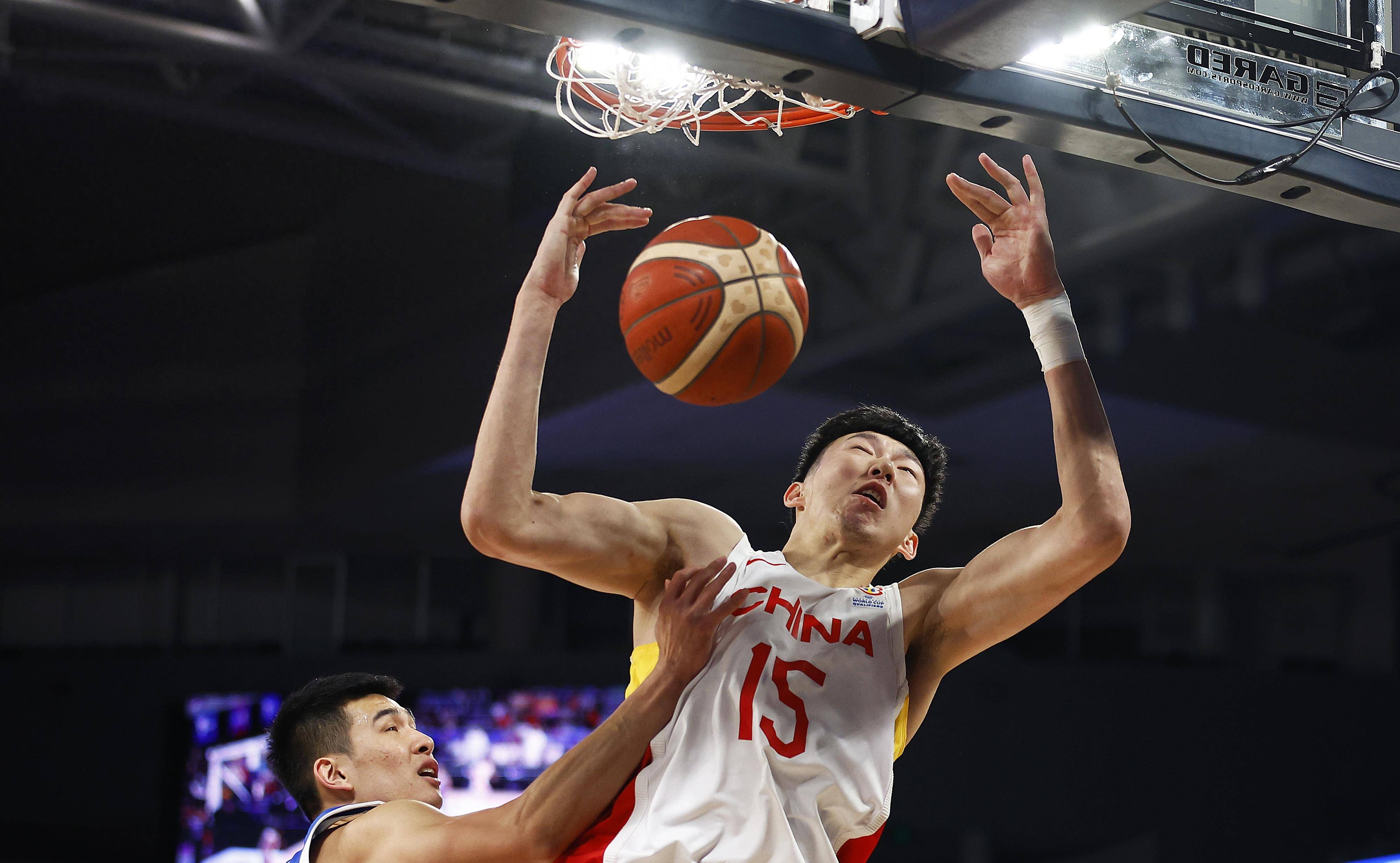 包含汹涌澎湃！亚眠在客场发威，大胜对手的词条