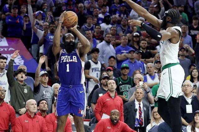 哈登三巨头联手，迎来胜利得分突破，险胜冲击季后赛！的简单介绍