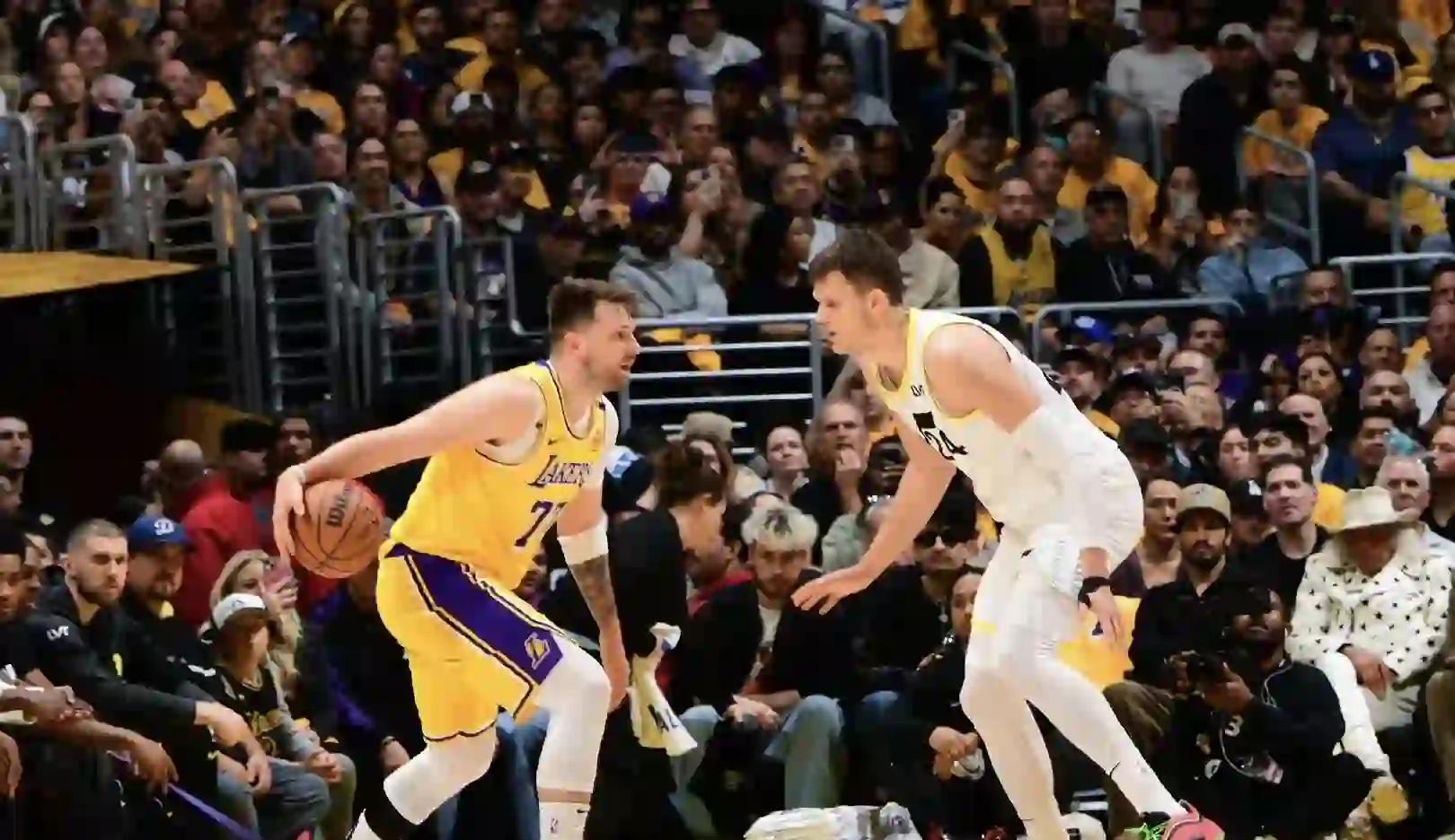 包含战术调整首场状态出色，巴黎圣日耳曼观众沸腾！，东契奇重返赛场上演精彩一战的词条